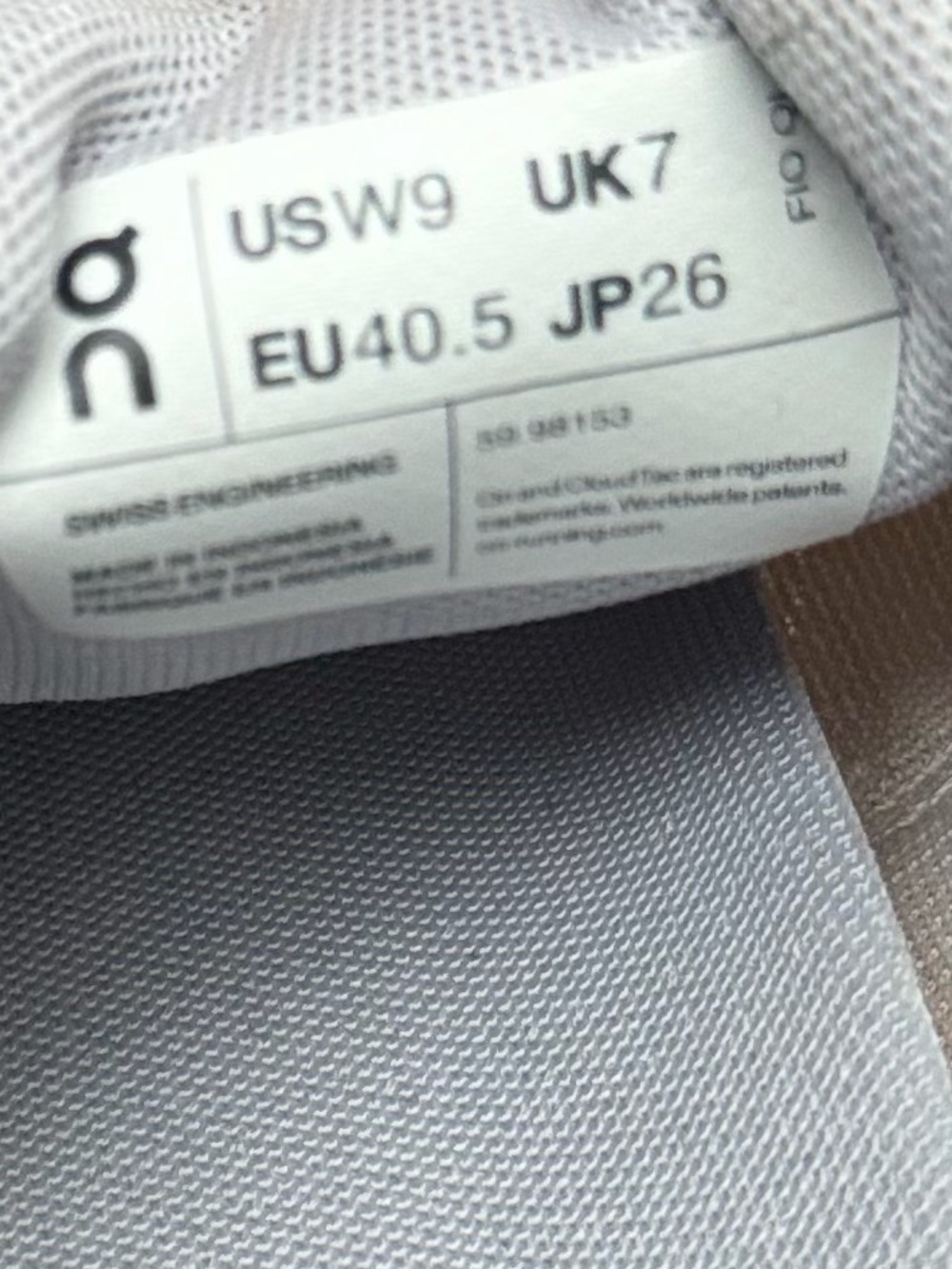 On Running Women's Sneakers in Light Pink and White - size 9 - Picture 9 of 9